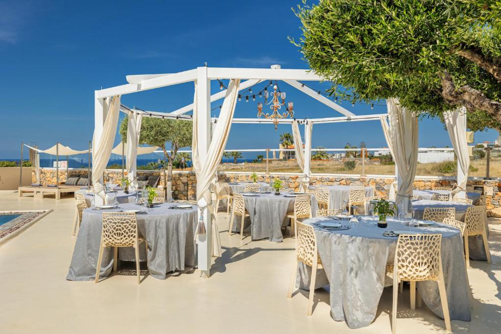 Restaurace v ubytování Paradise Island Villas