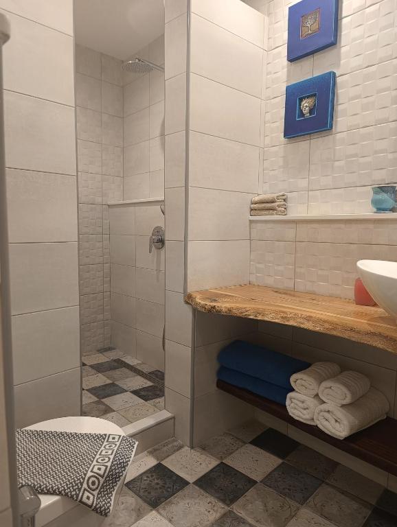 Moschatos Beach House - 13