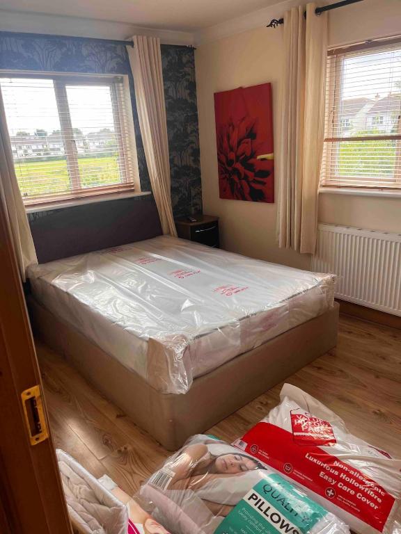 Postel nebo postele na pokoji v ubytování Luxury Home in Dublin WiFi TV B&B Close to City Centre