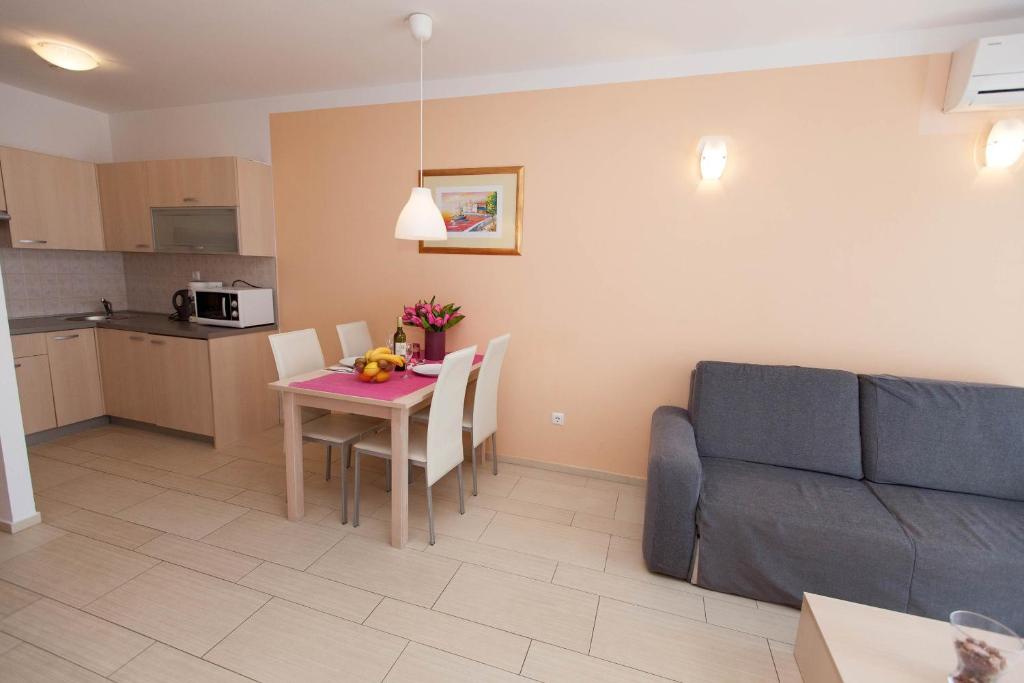Kuchyňa alebo kuchynka v ubytovaní Apartments Ines