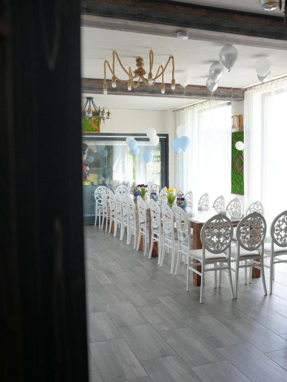 Restaurace v ubytování Bârlogul Vikingilor