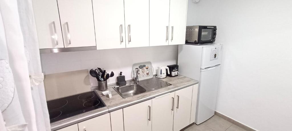 A kitchen or kitchenette at Casa Fortu La Palma