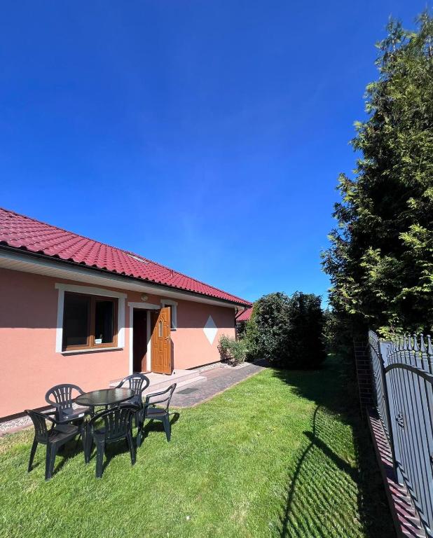 Vonkajšia záhrada v ubytovaní Apartamenty Amber Wyspa
