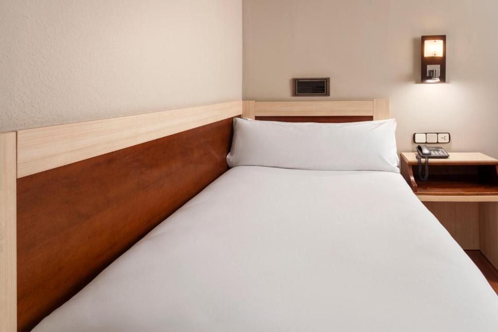 B&B HOTEL Zaragoza Royal - Resim 25