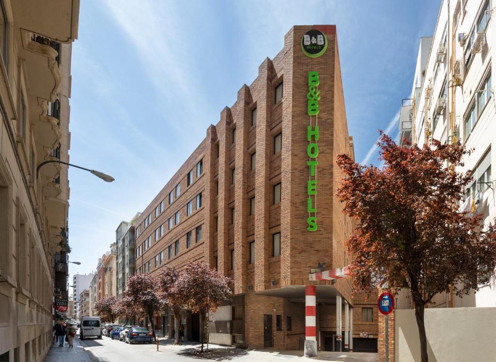 B&B HOTEL Zaragoza Royal - Resim 7