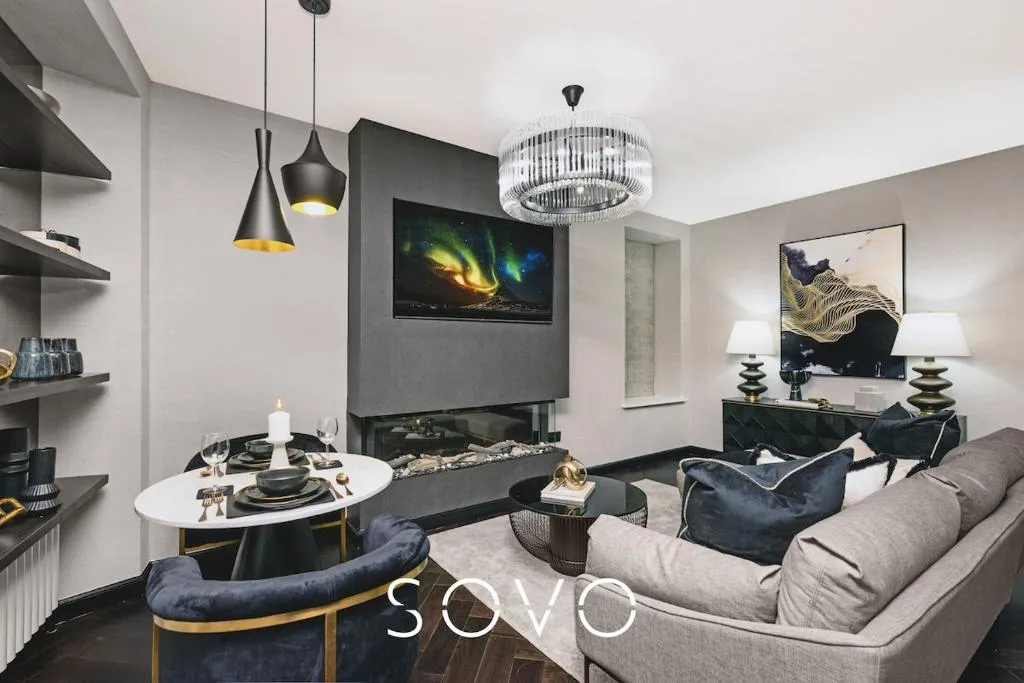 Sovo - Luxury Romantic WestEnd Apartment With Jacuzzi Spa Bath