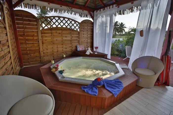 Fotografie z fotogalerie ubytování Gîte Orchidée piscine commune v destinaci Saint-François