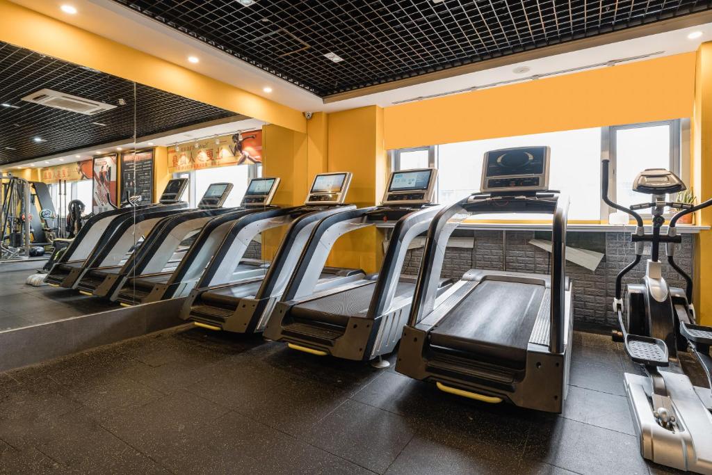 Fitness centrum a/nebo fitness zařízení v ubytování Atour Hotel Shanghai Hongqiao International Exhibition Beixinjing