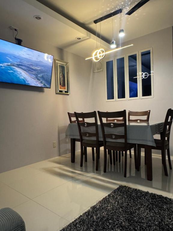 TV a/nebo společenská místnost v ubytování Anavada Suites - Davao City