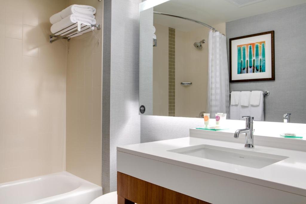 Hyatt Place Kansas City Lenexa City Center photo
