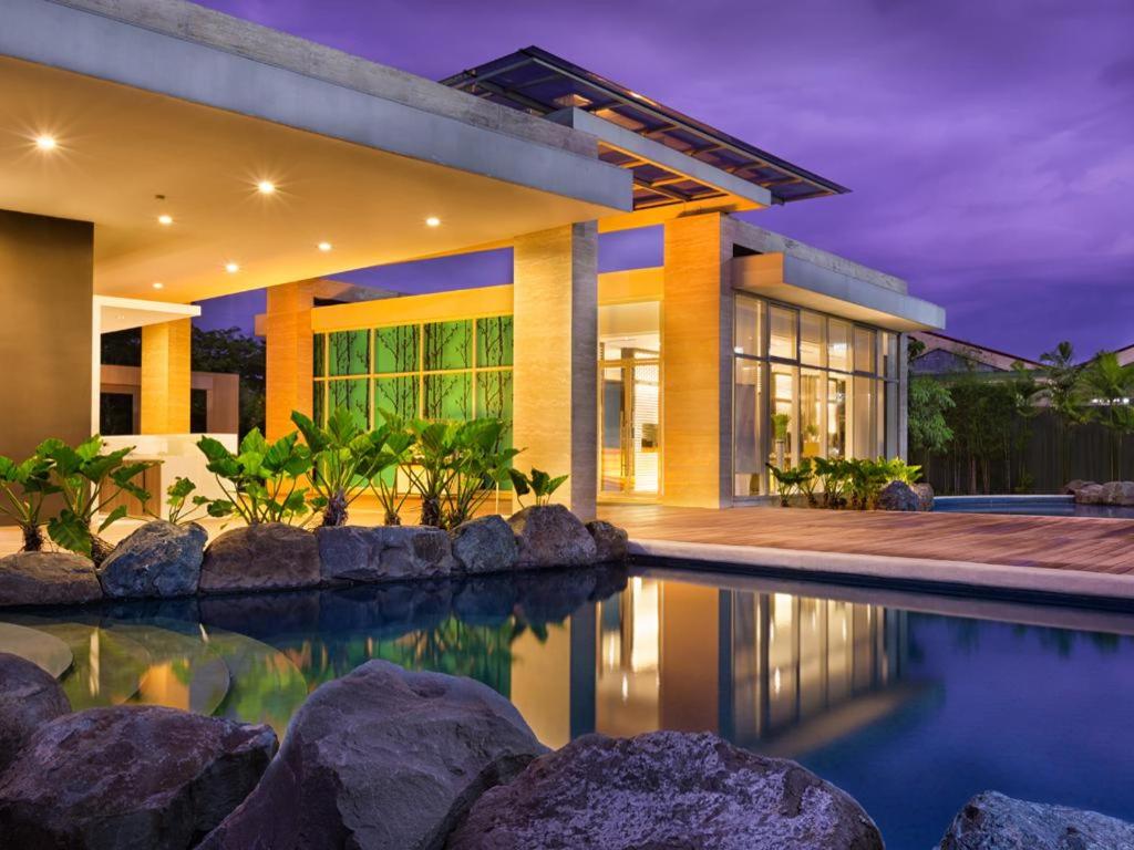 Πισίνα στο ή κοντά στο Condo Free Pool Fast Wi-fi near BGC, C5