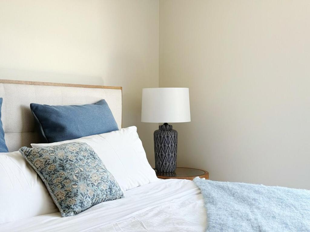 Brand-New Luxury 5 bedroom house in Epsom - Resim 39