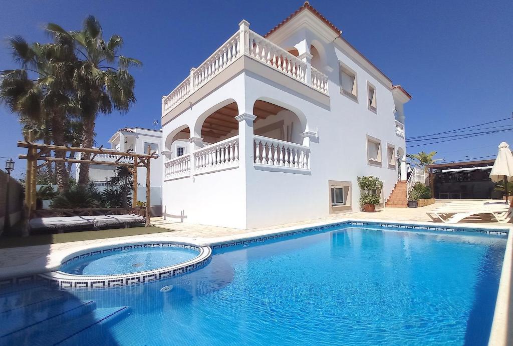 Πισίνα στο ή κοντά στο INIBIZA VILLAS - Villa Juncos