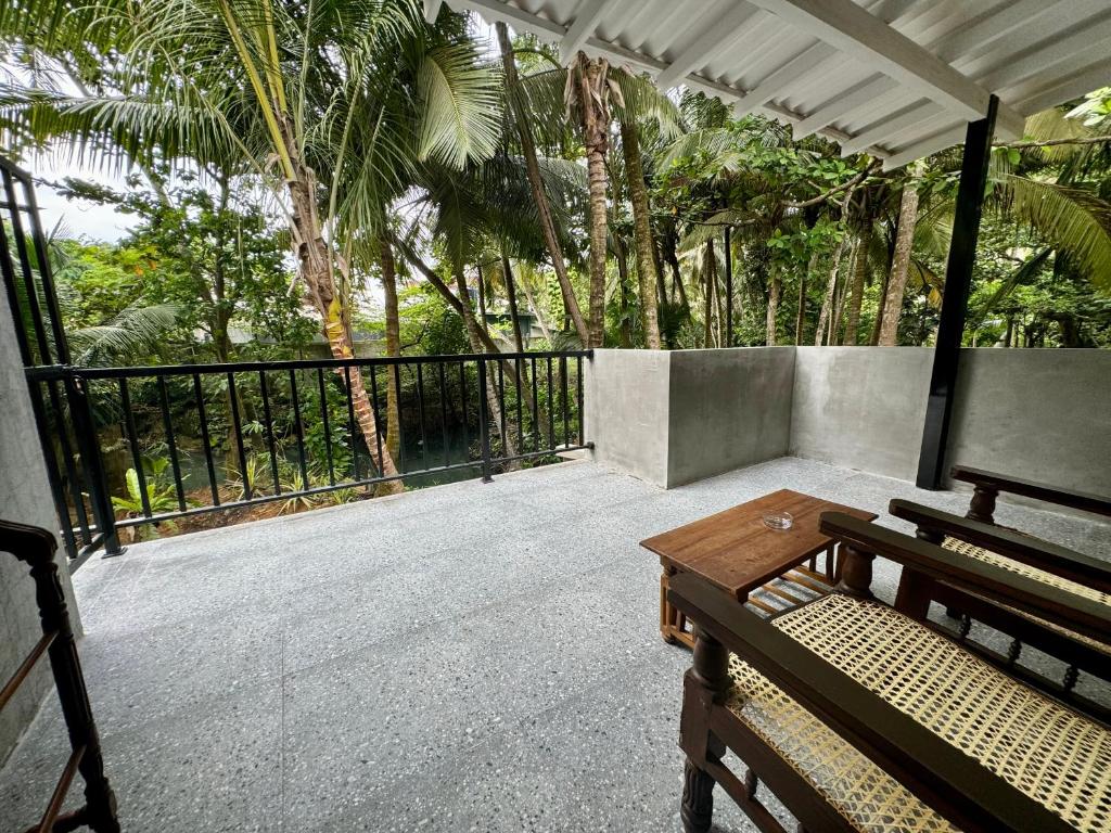 Balkón nebo terasa v ubytování Brinkhouse Guesthouse , Unawatuna beach