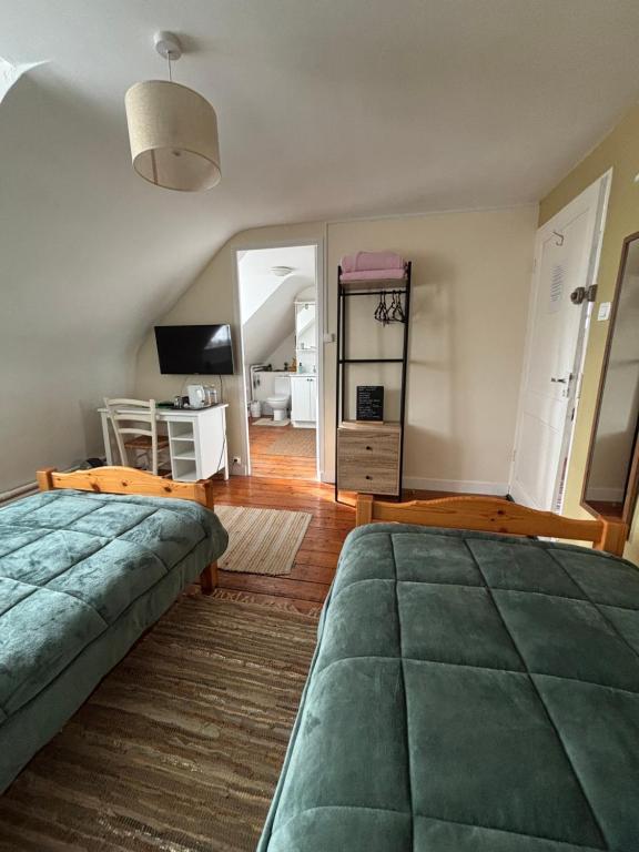 Chambres Dhôtes Numéro 1 - Chambre Lits Jumeaux Avec Salle De Bains Privative