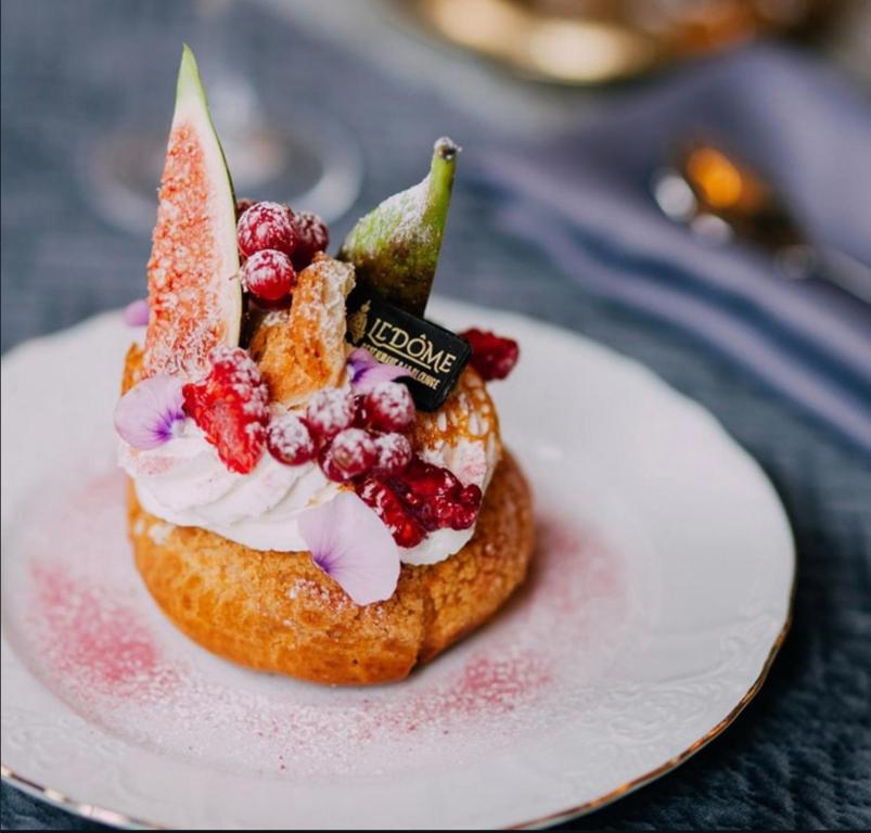 NF Palace Old City Bucharest - Resim 9