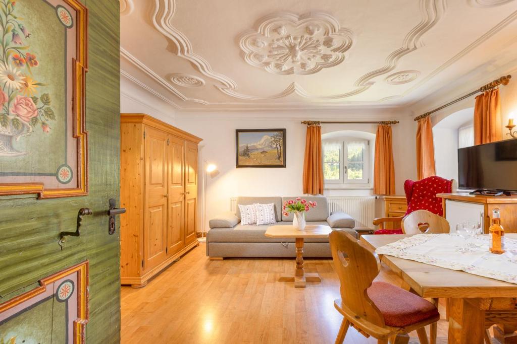 Et tv og/eller underholdning på Schwabenbauernhof-Tradition und Moderne erleben