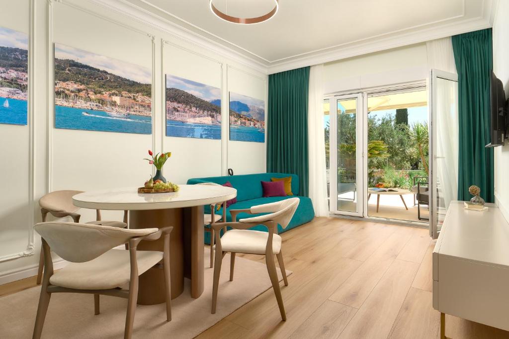 Istumisnurk majutusasutuses Luxury Apartments Villa Klara