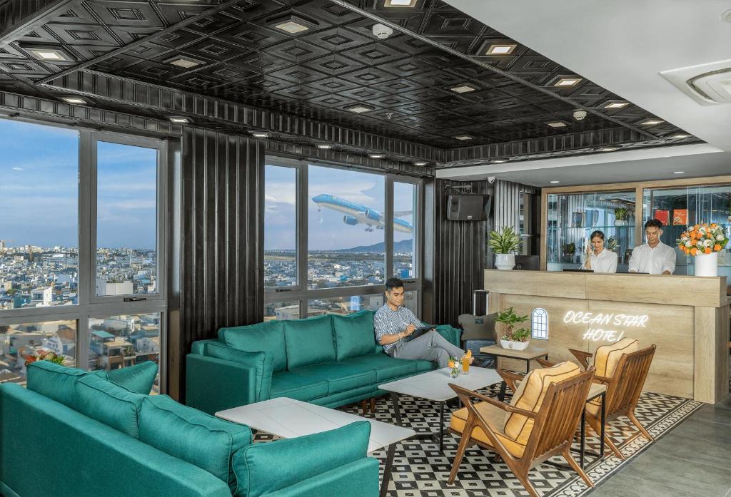 Khu vực ghế ngồi tại Ocean Star Da Nang Bay Hotel