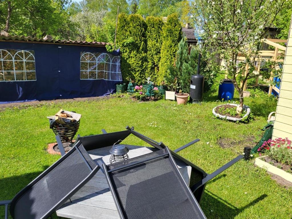 Zahrada ubytování Aiamaja Sindi Location Sindi Kirsi 3