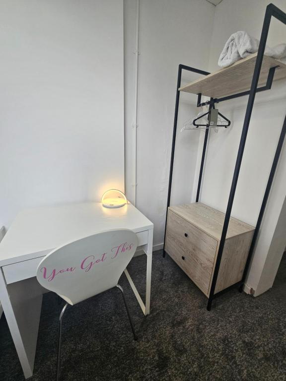 Postel nebo postele na pokoji v ubytování Birkenhead Hostel