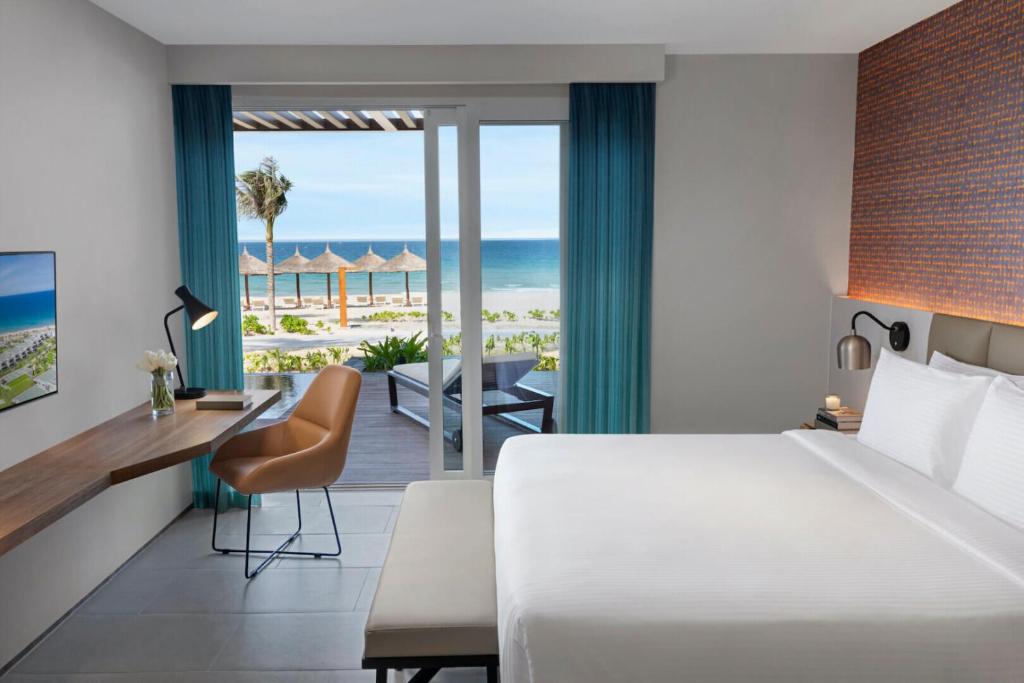 2 Bedrooms Villa, Private Pool, Beach Front- King Beds