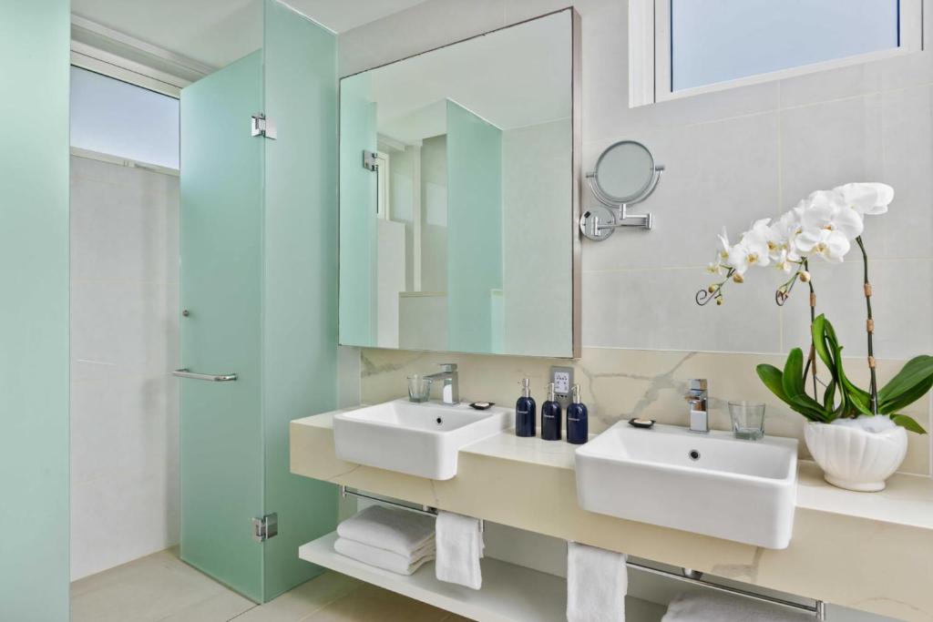 3 Bedrooms Villa, Private Pool, Ocean View - 2 Kings & 1 Twin