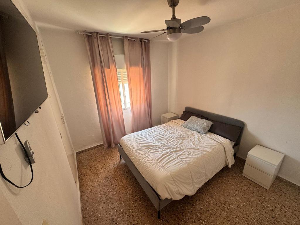 Ένα ή περισσότερα κρεβάτια σε δωμάτιο στο Casa en la montaña con jacuzzi exterior y piscina