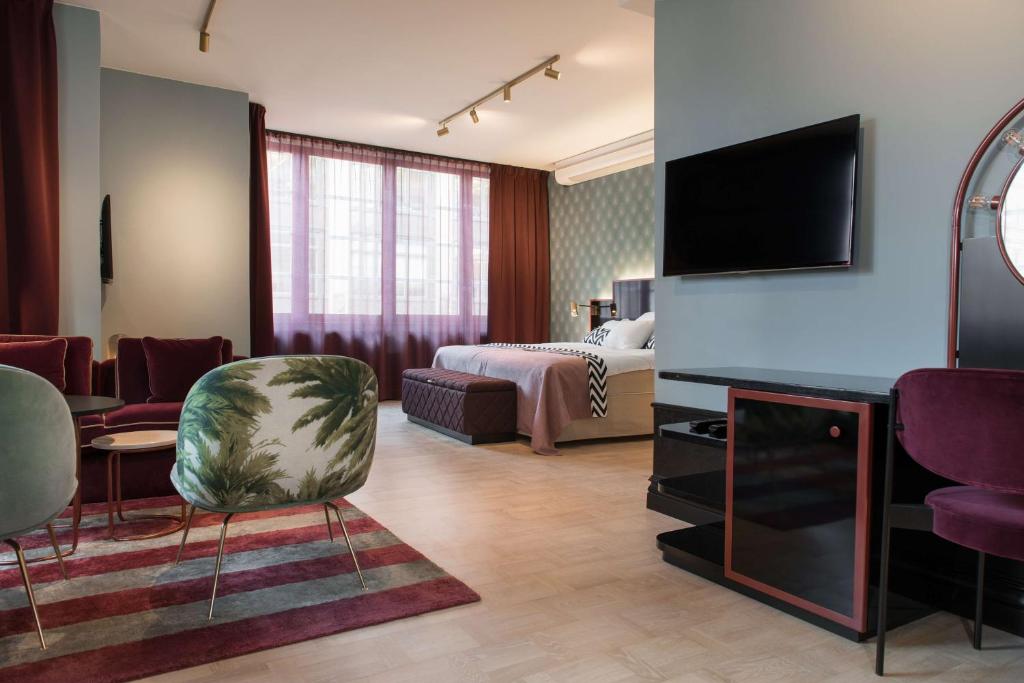 
Junior Suite with City View
