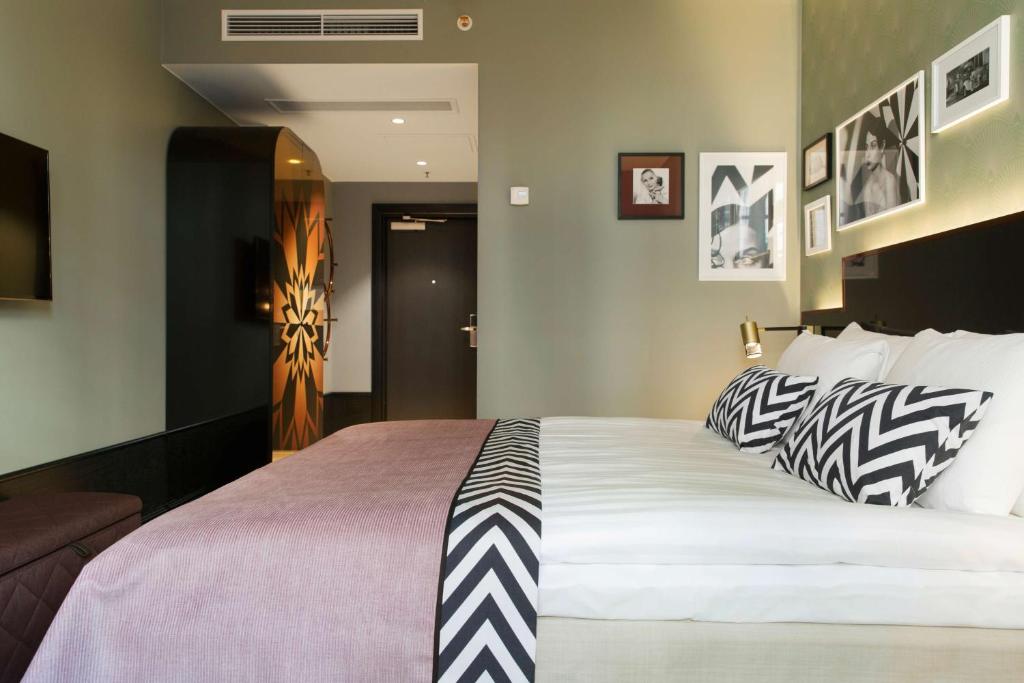 
Large Double Room without Window
