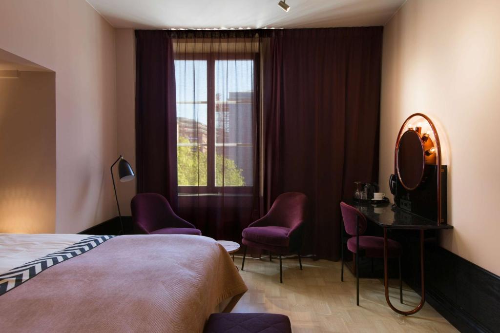 
Large Double Room with City View
