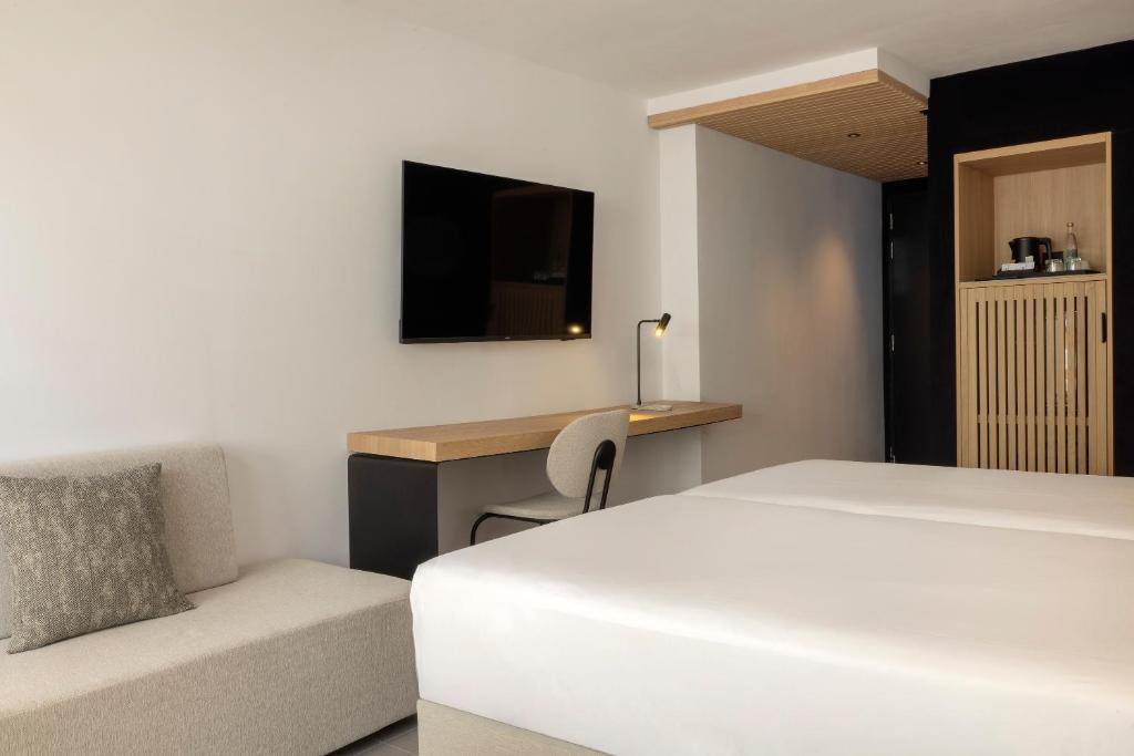 HM Jaime III - Resim 37