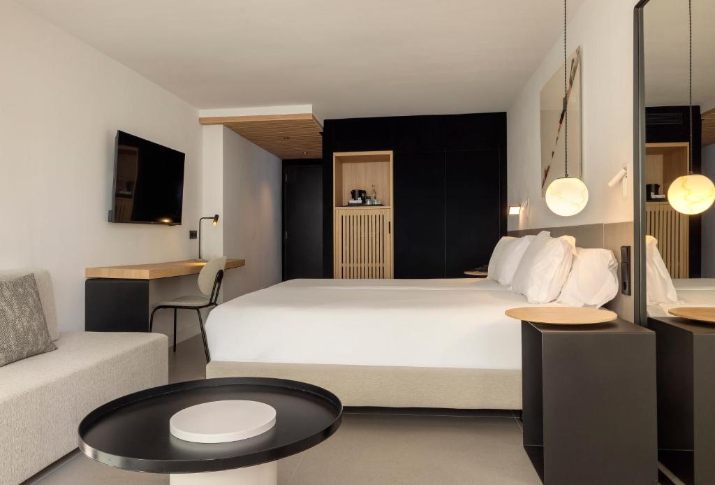 HM Jaime III - Resim 38