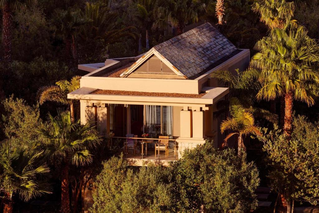 O edifício em que o resort se localiza