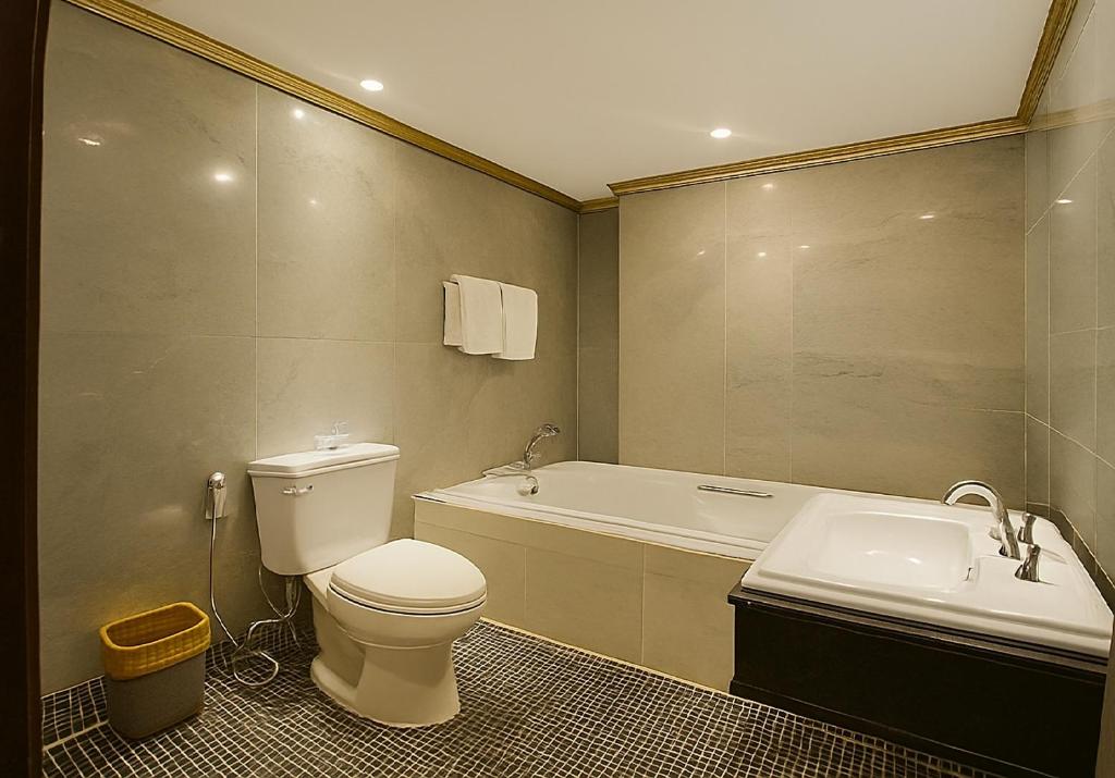 Phòng Deluxe Giường Đôi Nhìn Ra Thành Phố