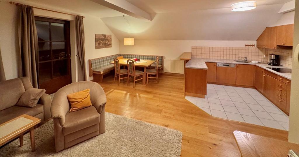 Kuchyň nebo kuchyňský kout v ubytování Appartements Oswaldeck