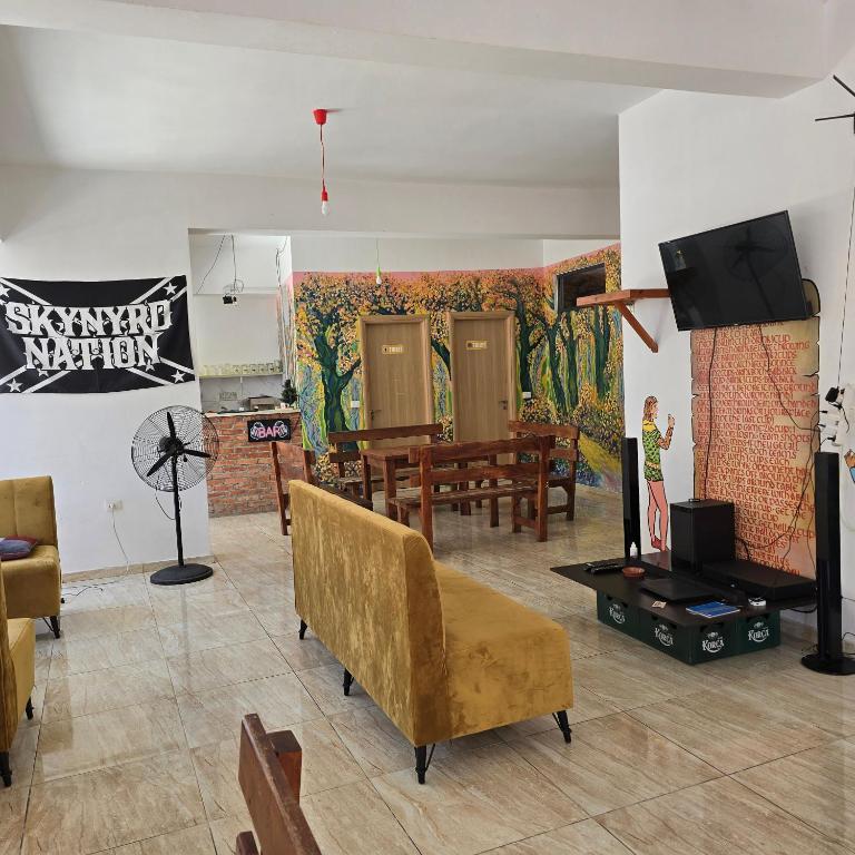 Posezení v ubytování Saranda Poseidonas Hostel