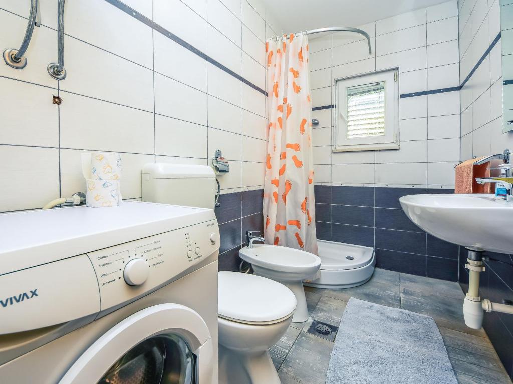 Fotografie z fotogalerie ubytování Holiday Home Dinko by Interhome v destinaci Obrovac
