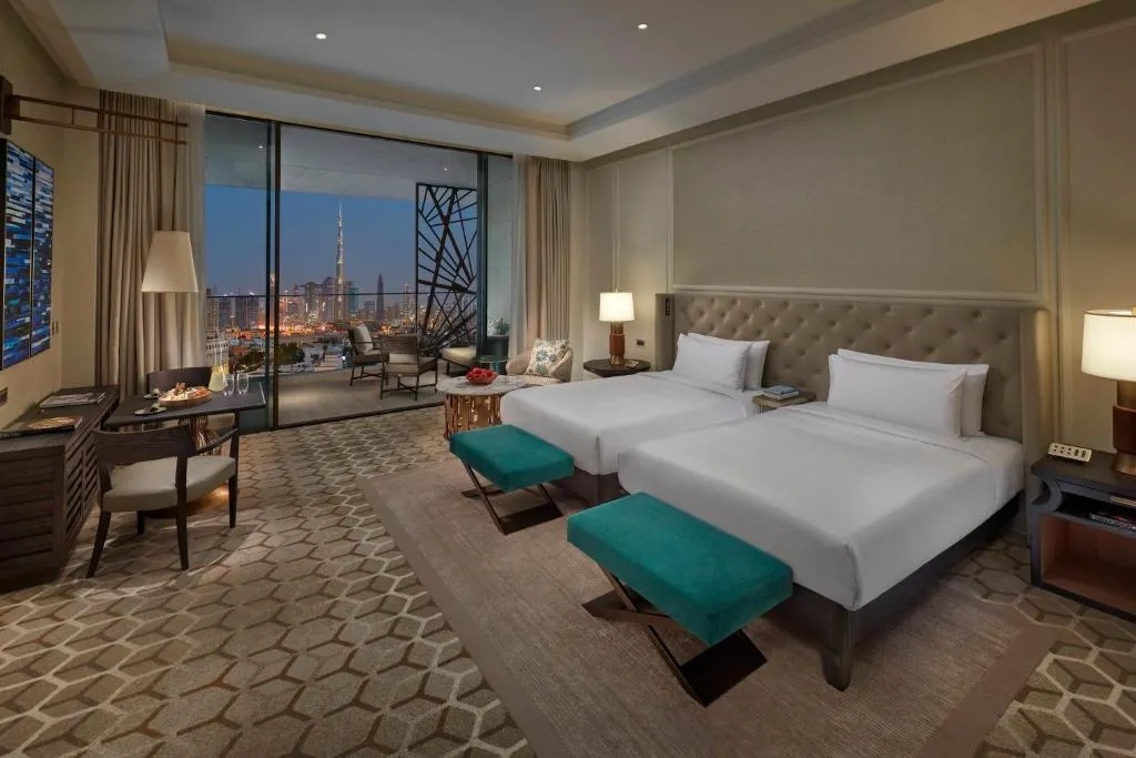 Club Deluxe Skyline View Double Room with Club Lounge Access - including Daily Breakfast & Afternoon Tea, Evening Drinks & Canapes