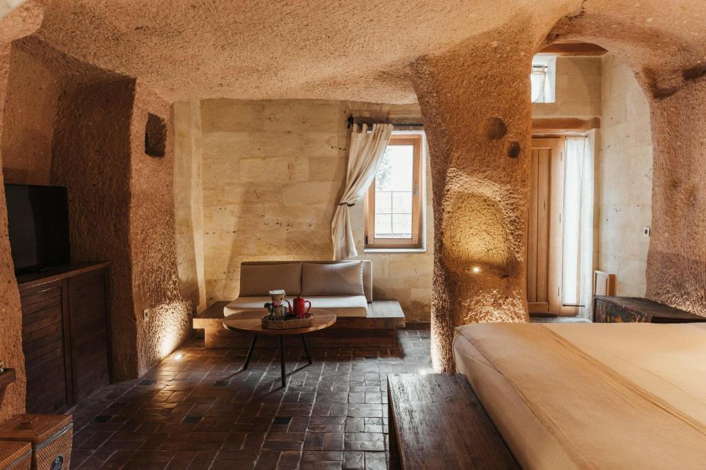 Millstone Cave Suites Hotel - 6