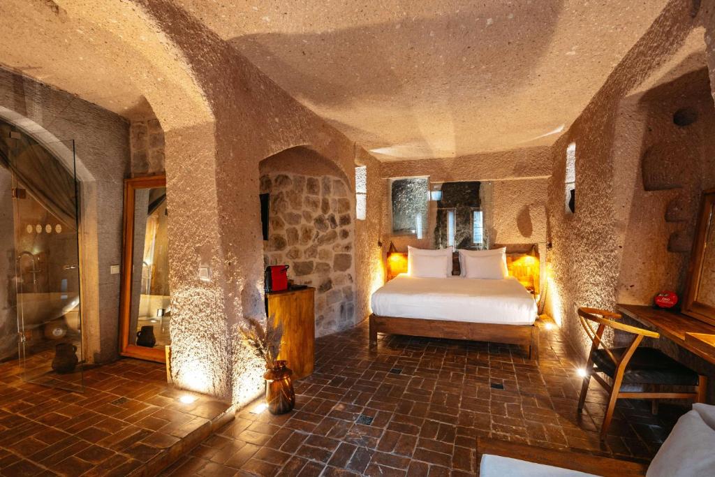 Millstone Cave Suites Hotel - 10