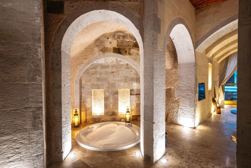 Millstone Cave Suites Hotel - 2