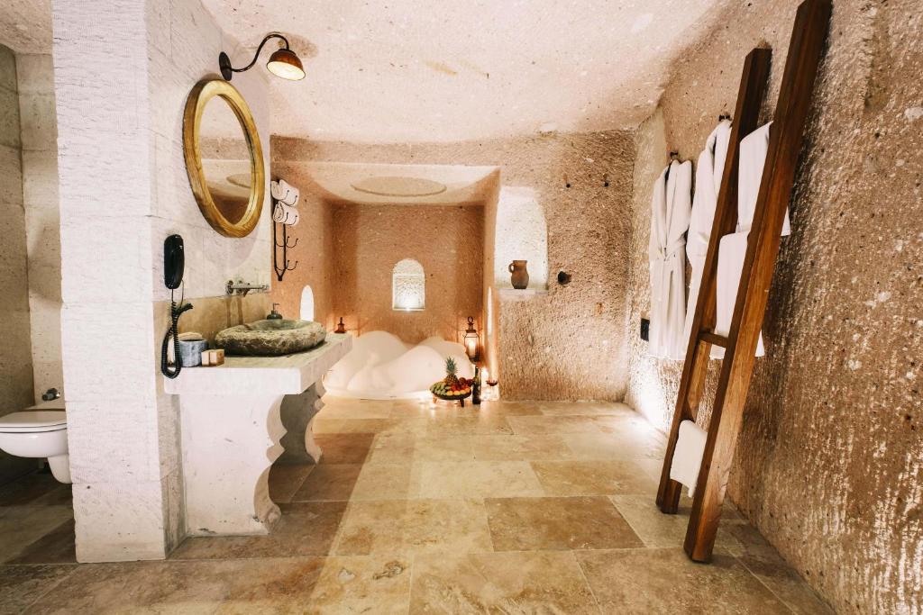 Millstone Cave Suites Hotel - 4