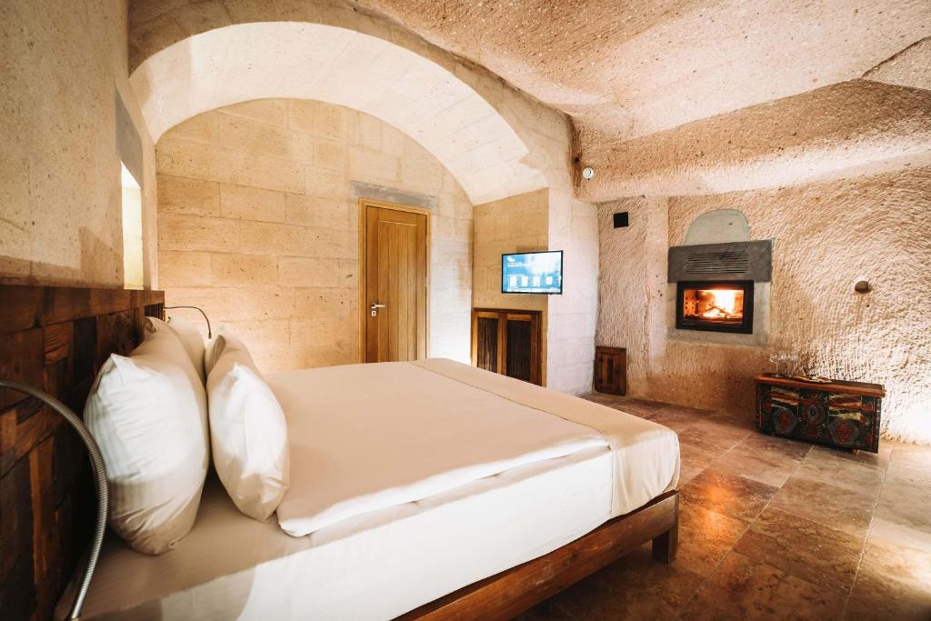 Millstone Cave Suites Hotel - 3