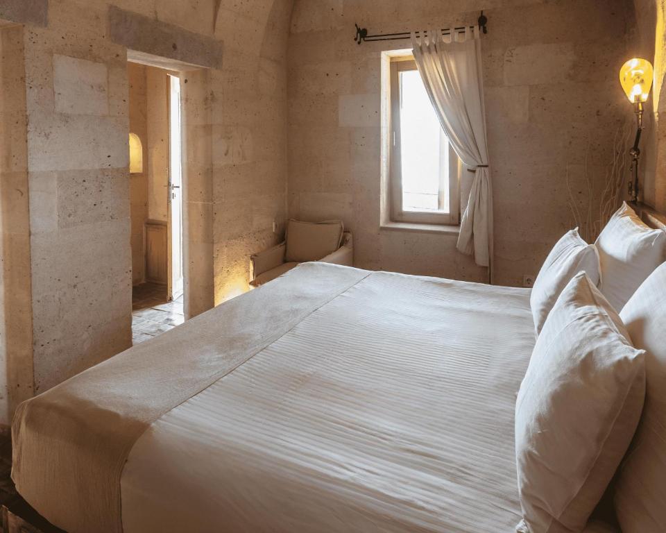 Millstone Cave Suites Hotel - 15