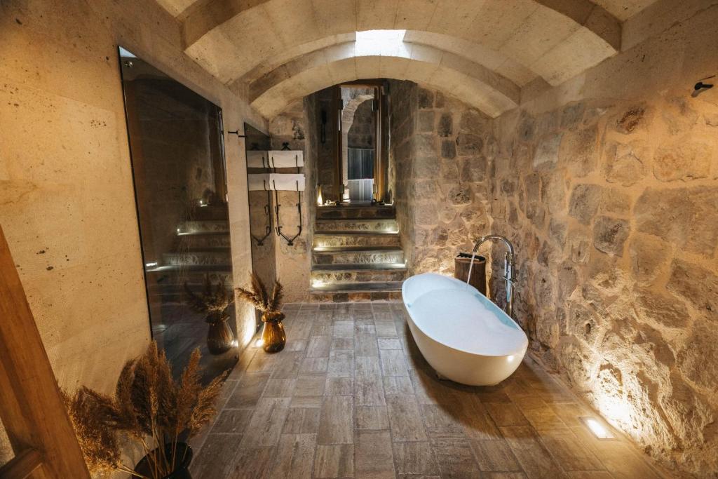 Millstone Cave Suites Hotel - 16