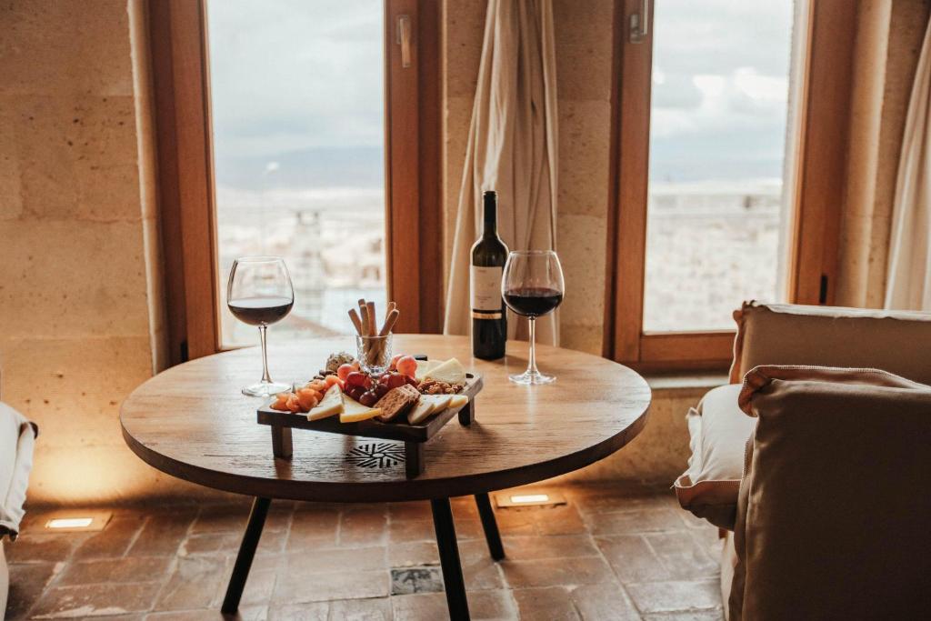 Millstone Cave Suites Hotel - 13