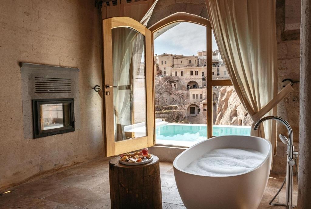 Millstone Cave Suites Hotel - 19