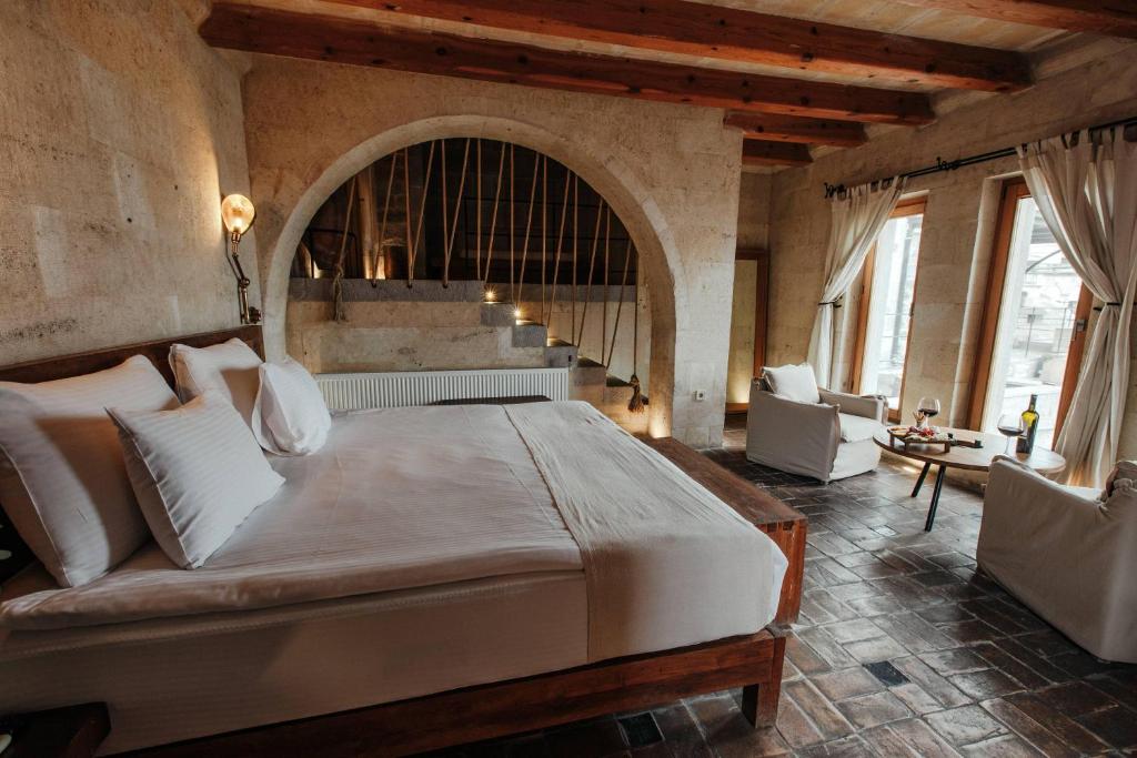 Millstone Cave Suites Hotel - 14