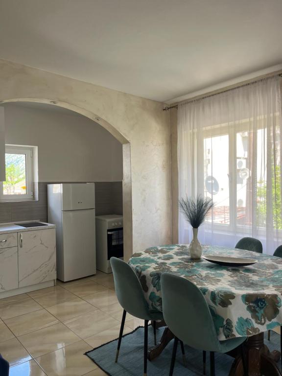 Savić Apartments tesisinde mutfak veya mini mutfak